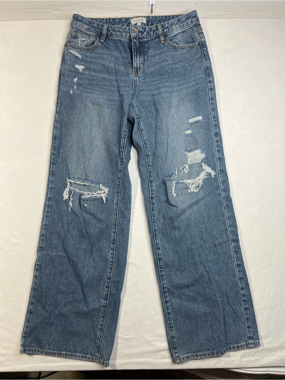 Pacsun Women’s Casey Medium Indigo Ripped Low Rise Baggy Jeans - Picture 4 of 9